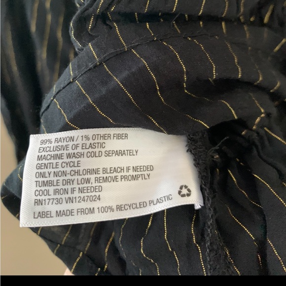 *NWT Women’s Gold Striped Black Top Blouse SIZE L NWT - Picture 4 of 9